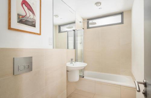 Lancing Apartment | Beachfront Bliss at Lancing Beach Apartment - Rated 9/10