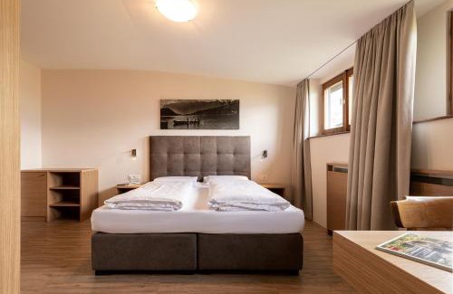 Berg/Monte Hotel | Pet-Friendly Retreat with Pool and Ocean View at Bad Turmbach