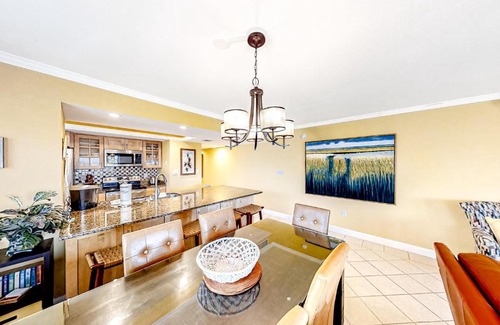 Sunset Beach Hotel | Land's End 4-306: Top Rated with Pool & Family Amenities