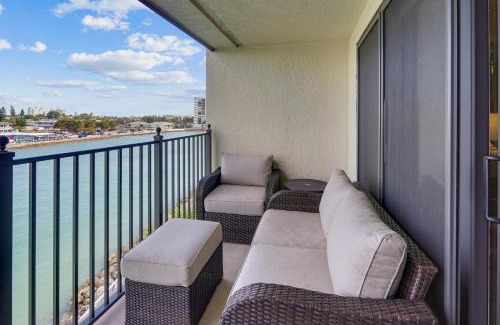 Sunset Beach House | Bayfront Bliss at Land's End 4-405 with Hot Tub & Pool