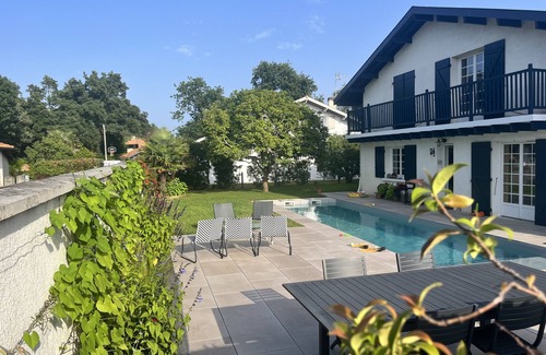 Ondres Villa | Tranquil Landaise House by Beach and Forest Retreat