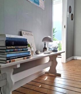 Siglufjorður House | Picturesque Villa with Mountain Views - 4-Star Retreat