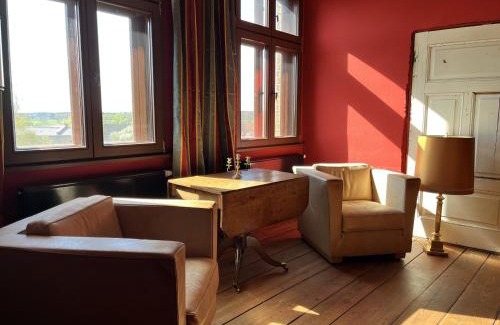 Schwarz Apartment | Family-Friendly Retreat at Landbahnhof Buschhof 2. Stock