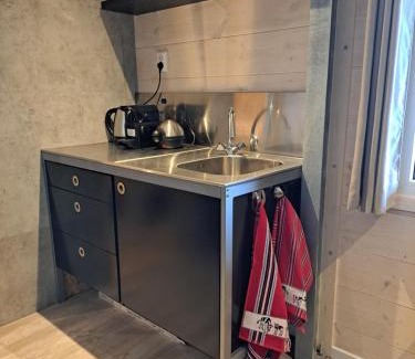 Middelie Bed & Breakfast | Cozy Tiny House in Edam/Volendam - Guest Rated 9.5