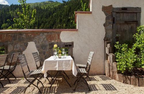 Simonswald Hotel | Cozy Landgasthaus Grüner Baum: Pool, Dining & Family Fun