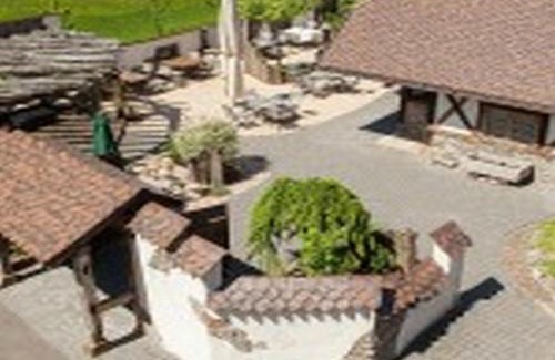 Simonswald Hotel | Cozy Landgasthaus Grüner Baum: Pool, Dining & Family Fun