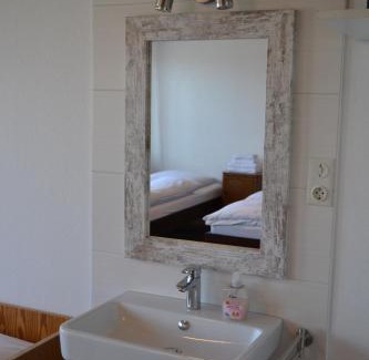 Upfingen Apartment | Family-Friendly Landgasthaus Krone in St. Johann
