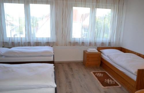 Upfingen Apartment | Family-Friendly Landgasthaus Krone in St. Johann