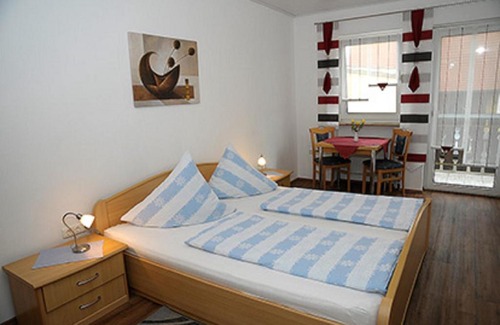 Wolframs-Eschenbach Hotel | Pet-Friendly Retreat at Landgasthaus Zum Mönchshof