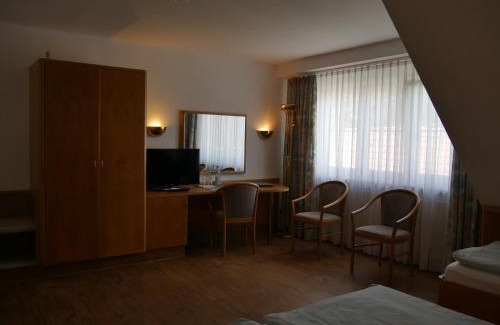 Garnberg Hotel | Welcoming Landgasthof Adler: Pet Friendly with Restaurant