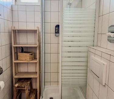 Leuna House | Comfortable Stay at Landgasthof am Bäumchen with Breakfast