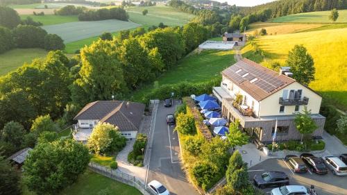 Vohenstrauss House | Pet-Friendly Retreat at Landgasthof Am Sonnenhang