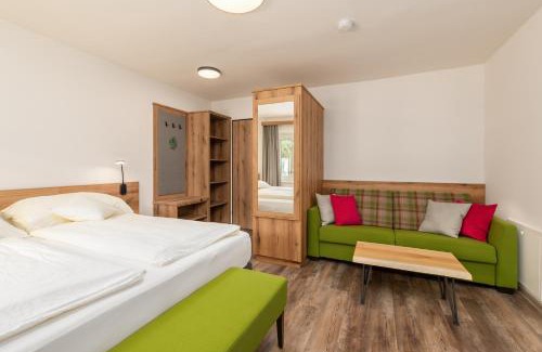 Michaelerberg-Pruggern Hotel | Discover Landgasthof Bierfriedl: Pet-Friendly Retreat