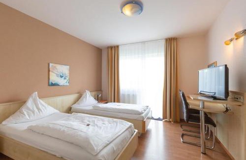 Heidenheim an der Brenz House | Welcoming Landgasthof Traube: Family-Friendly Dining Awaits
