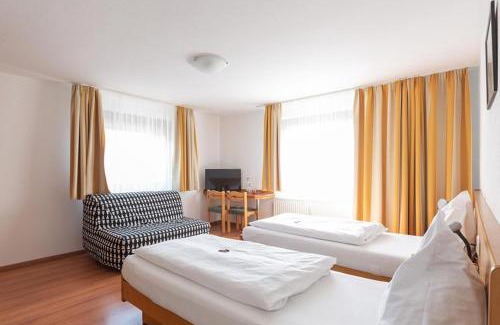 Heidenheim an der Brenz House | Welcoming Landgasthof Traube: Family-Friendly Dining Awaits
