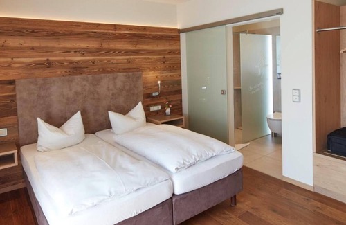 Dietersheim Hotel | Discover Landgasthof Fiedler: Spa & Family-Friendly Retreat