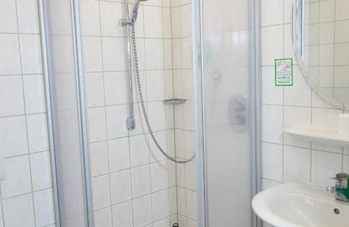 Homberg Hotel | Charming Landgasthof Fleischhauer: Pet-Friendly Retreat