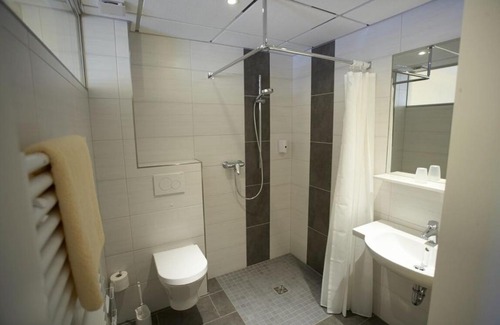 Homberg Hotel | Charming Landgasthof Fleischhauer: Pet-Friendly Retreat