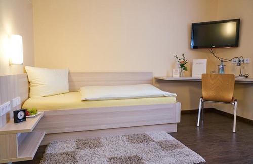 Homberg Hotel | Charming Landgasthof Fleischhauer: Pet-Friendly Retreat