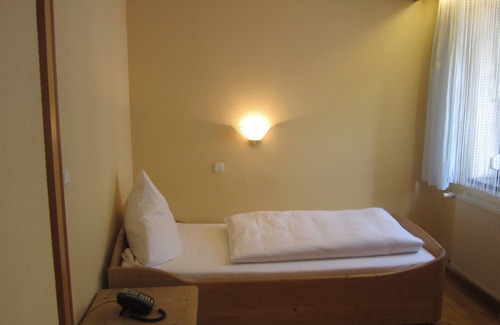 Grub am Forst Hotel | Cozy Landgasthof Goldene Rose: Rated 8.8 with Family Dining