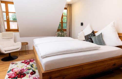 Prichsenstadt Hotel | Welcoming Stay at Landgasthof Goldener Adler with Restaurant