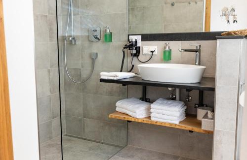 Prichsenstadt Hotel | Welcoming Stay at Landgasthof Goldener Adler with Restaurant