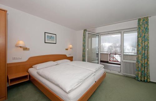 Weilerstoffel Hotel | Inviting Landgasthof Hölzle: Pet Friendly with Great Amenities