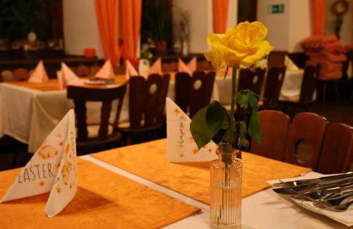Feuchtwangen Hotel | Landgasthof Hotel Zum Roß Dorfgütingen