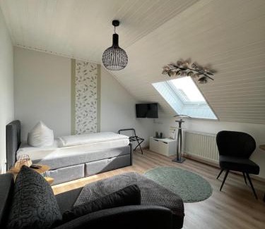 Zollgrun House | Discover Landgasthof Kanz: Family-Friendly & Pet Welcoming