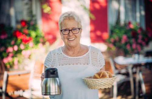 Lippertsreute Hotel | Cozy Landgasthof Keller: Pet Friendly with Ocean Views