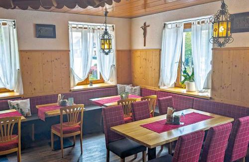 Rast Hotel | Guest Rated 10/10 at Landgasthof Löwen with Dining Options