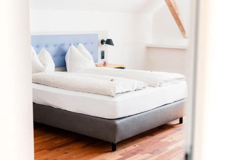 Dietikon District Hotel | Pet-Friendly Retreat at Landgasthof Leuen with Restaurant