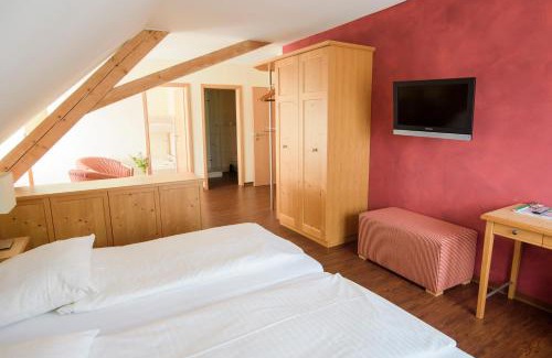 Deggenhausertal Hotel | Family-Friendly Stays at Landgasthof Linde with Breakfast