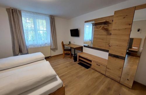 Bubenreuth Hotel | Pet-Friendly Retreat at Landgasthof Mörsbergei