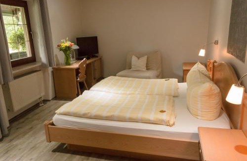 Raschau House | Pet-Friendly Retreat at Landgasthof Neitsch - Rated 8.4/10