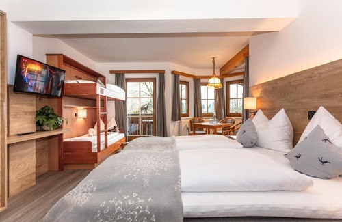 Lofer Hotel | Discover Landgasthof Neuwirt: Pet-Friendly with Breakfast