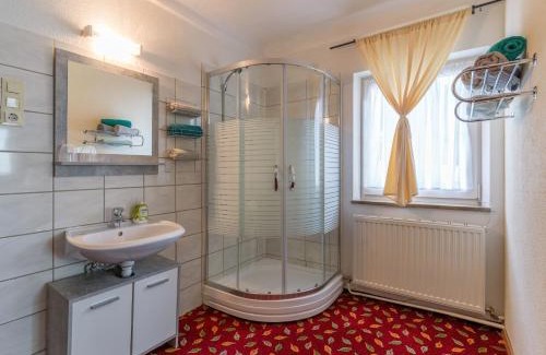 Kirchbichl Hotel | Pet-Friendly Landgasthof Oberlander with Family Amenities