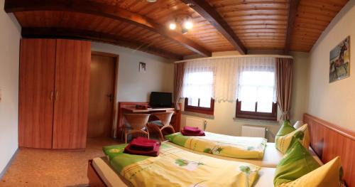 Frankenroda House | Enjoy Oceanfront Bliss at Landgasthof Probstei Zella