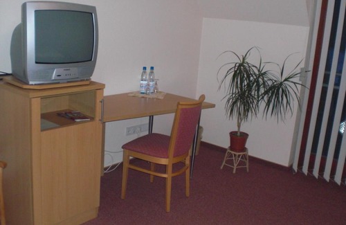 Fulda Hotel | Cozy Stay at Landgasthof Schubbkoarn's Ruh - 9/10 Rated!