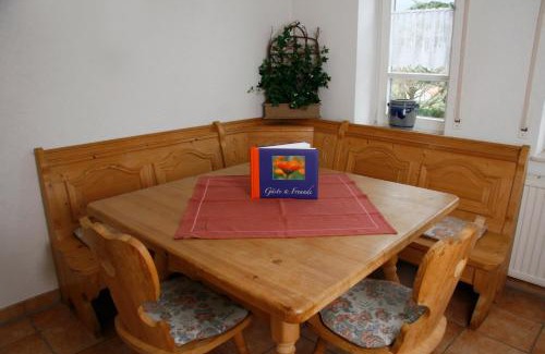 Laubbach Hotel | Comfortable Stay at Landgasthof Schwanen with Breakfast