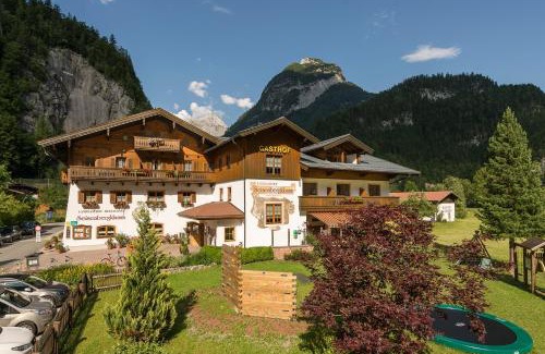 Weißbach bei Lofer Hotel | Discover Landgasthof Seisenbergklamm: Rated 9/10 with Hot Tub