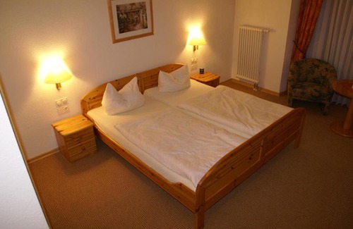 Heuchelhof Hotel | Pet-Friendly Retreat at Landgasthof Zum Alten Gut