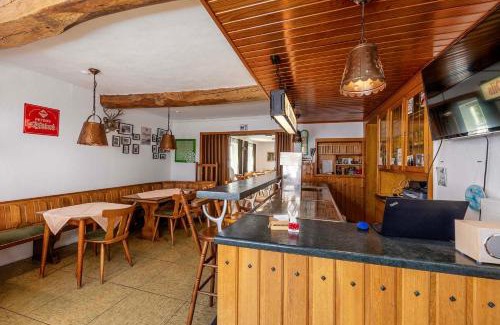 Alzenbach Hotel | Discover Landgasthof Zum Dorfkrug: Family & Pet Friendly Stay