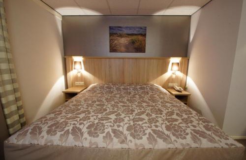 De Koog Hotel | Discover Landgoed Hotel Tatenhove Texel: Pool & Spa Retreat