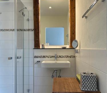 Waggershausen House | Elegant Landgut Apfelrose with Oceanfront Dining & Views