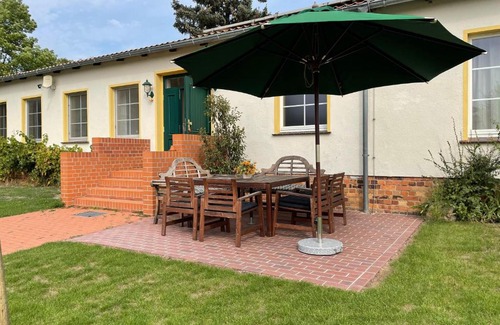 Dubrau Apartment | Pet-Friendly Getaway at Landgut with Family Amenities