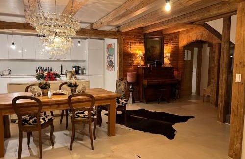 Villenbach Ski Chalet | Cozy Landhaus for Four with High-Speed Wi-Fi Access