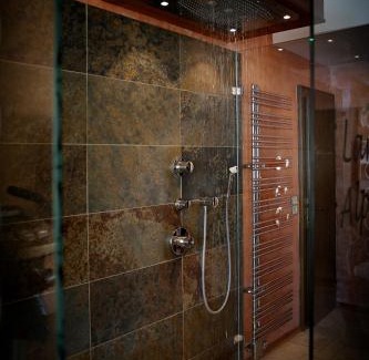 Koessen Apartment | Relax at Landhaus Alpengruss: 4-Star Hot Tub Retreat
