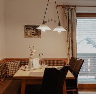 Koessen Apartment | Relax at Landhaus Alpengruss: 4-Star Hot Tub Retreat