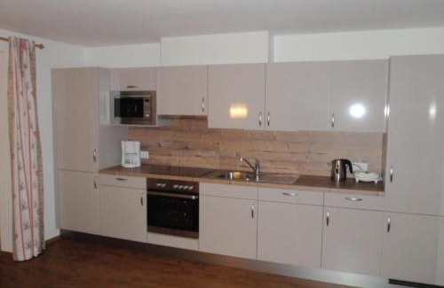 Hainzenberg Apartment | Family-Friendly Retreat at Landhaus Alpenjäger - 9/10 Rating